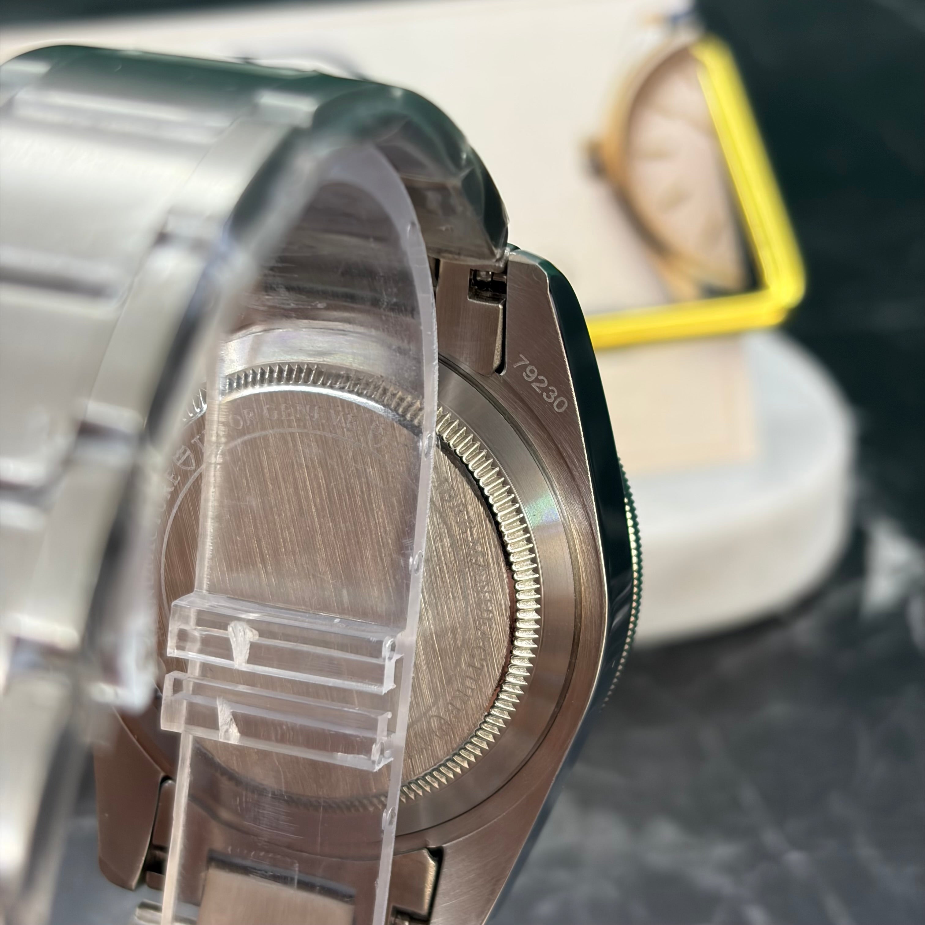 TUDOR gmt