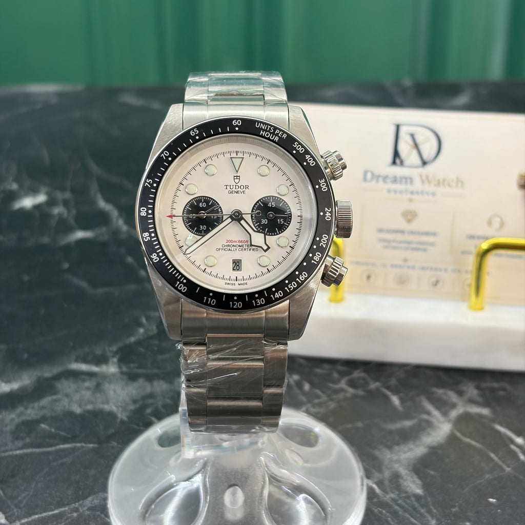 TUDOR black bay
