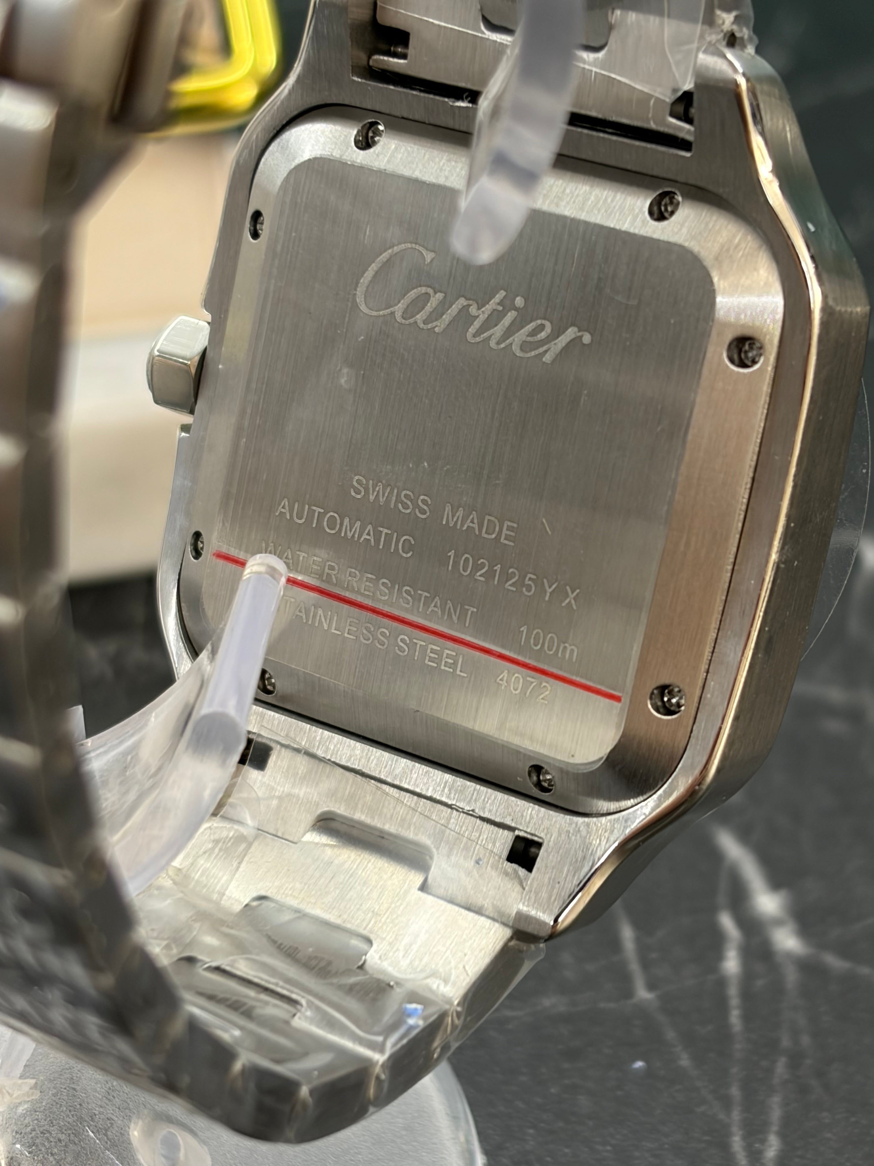 Cartier Santos 40mm – Full Acciaio, Fondo Bianco
