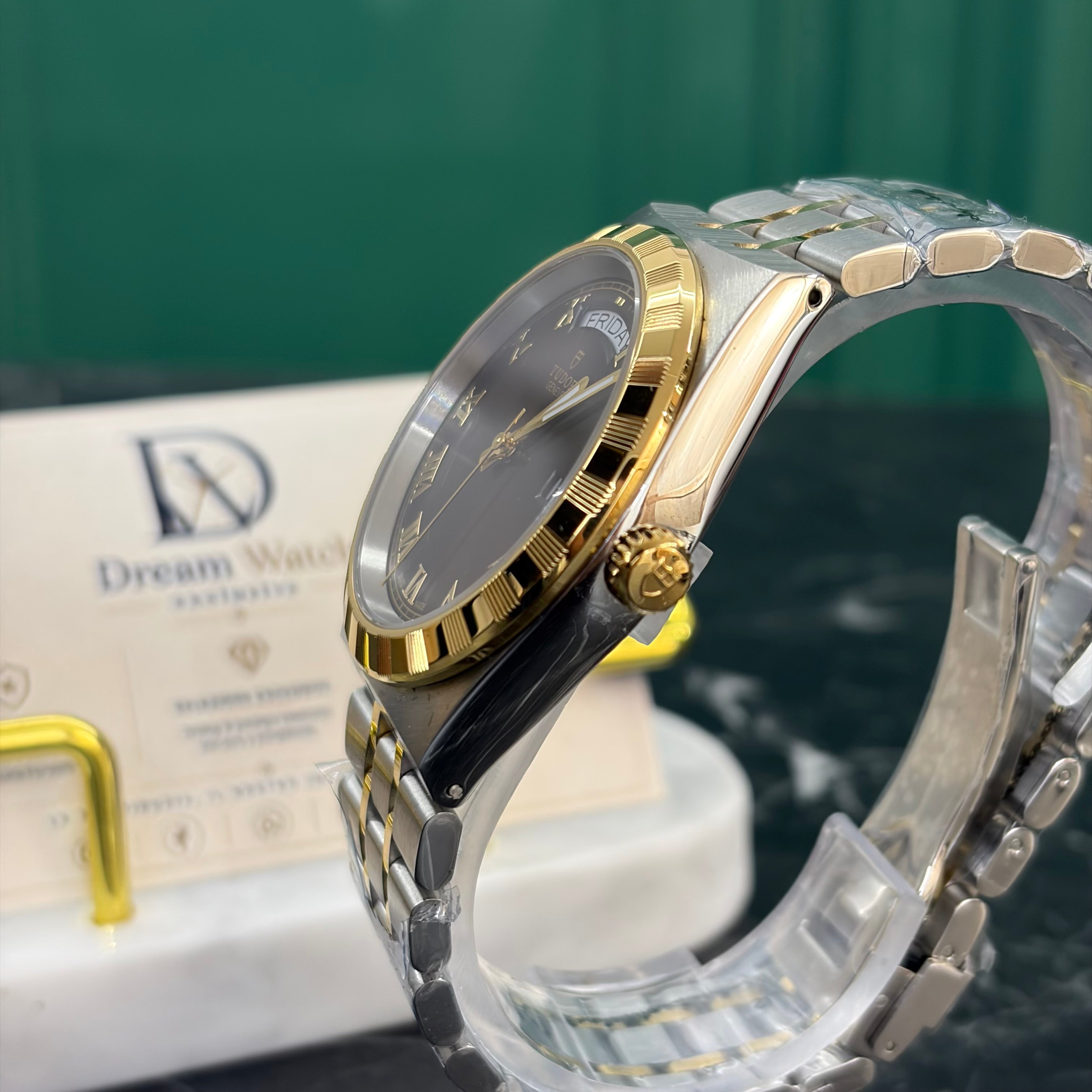 Tudor royal gold 41 mm